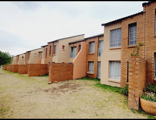 2 BEDROOM APARTMENT FOR SALE IN NOORDWYK